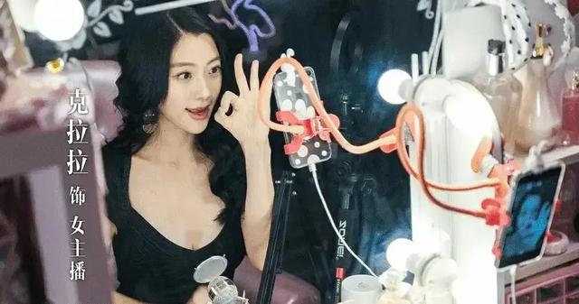 亚洲第一美女克拉拉的2部电影你看过吗？