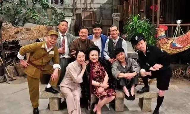 韩师奶董潼:传奇背后的跌宕与新生