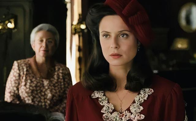 全裸上阵，彻底放飞，这些欧美电影，据说是清场拍摄，很露骨