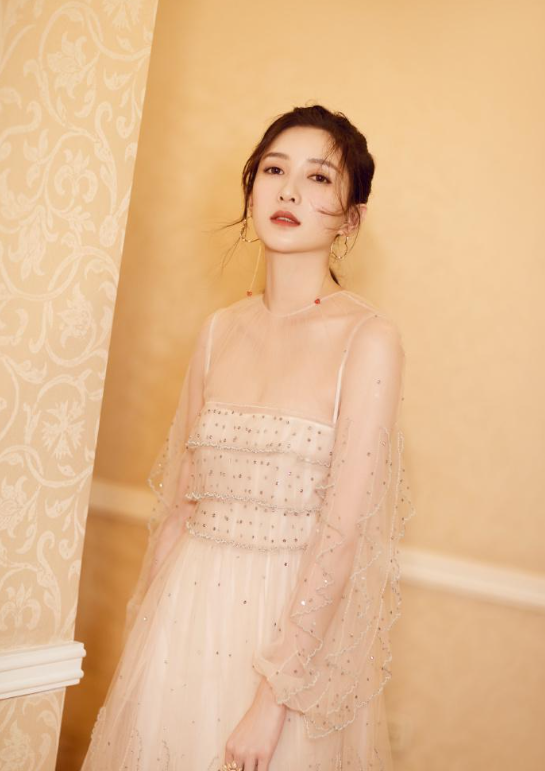 又是一年高考季，13位明星学霸高考分数，虞书欣669分，肖战490分