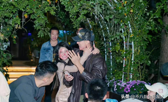 结了婚还没有分寸感，这6位明星婚后的行为真放肆