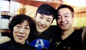 乔任梁女朋友(男星乔任梁去世7年：白发父母怀念他的方式招来谩骂)