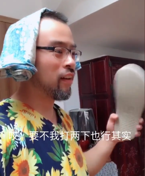 铁兜和胡老师：靠“谎报”价格吸粉500万，真实身份曝光不简单？