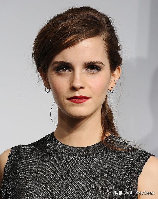 从《哈利波特》雀斑女孩到自信女神，回顾Emma Watson美丽进化史