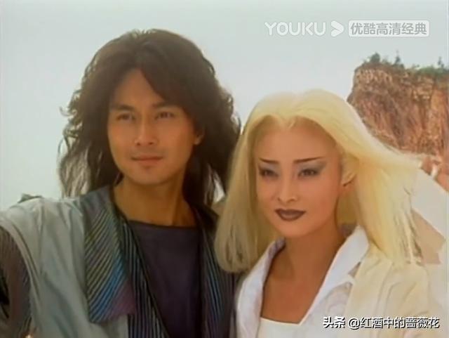 《白发魔女》幕后，蒋勤勤让蛇满身乱爬，张国荣曾给张智霖提建议