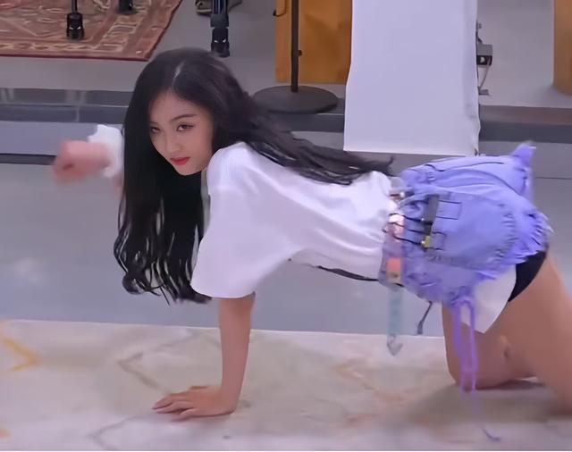 吴宣仪——性感小野猫，太诱惑了，太顶了