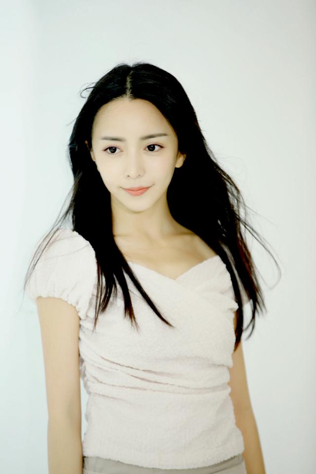 90后新生代小花旦马樱侨以清新脱俗的气质、不俗的演技而闻名