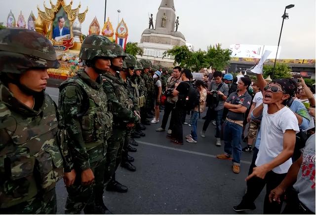 “人妖”——泰国旅游业的畸形产物