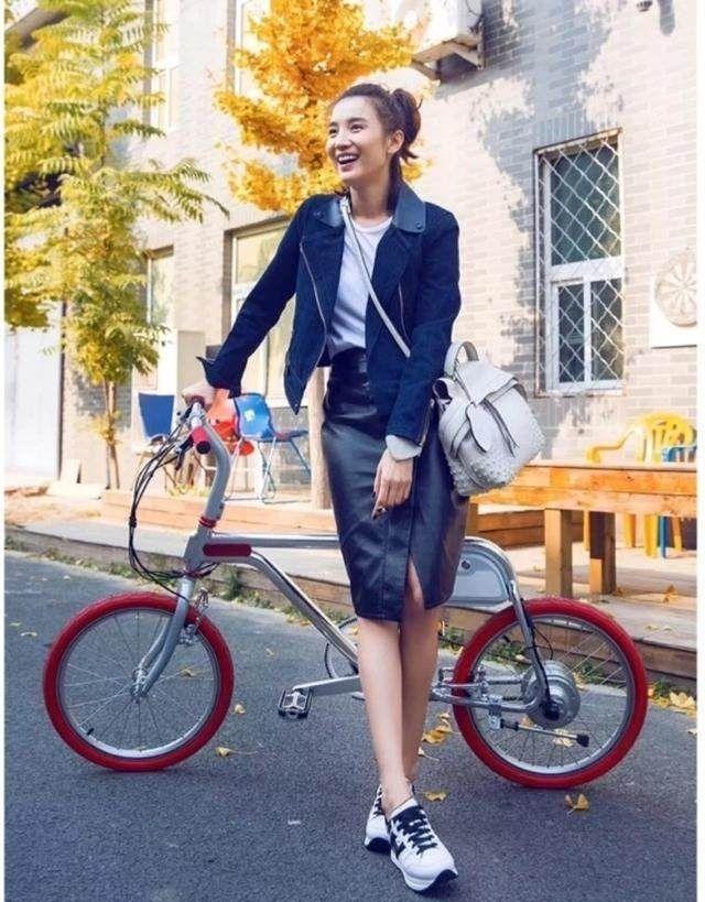 42岁仍未婚的小宋佳，综艺败坏路人缘，与名导张黎的感情成黑历史