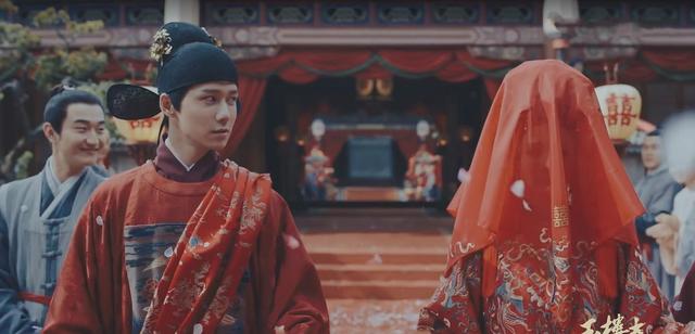 白鹿五部未播电视剧，其中和罗云熙合作的半是蜜糖半是伤未播先火