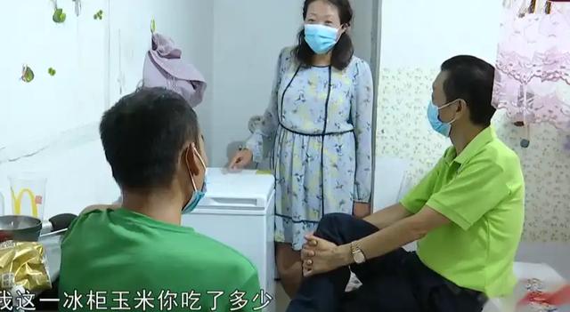 49岁大姐相亲惊现床友!床上竟然藏男人,真的只是租床位吗?