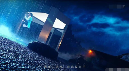 61岁刘德华鱼尾纹抢镜，生图曝光身高太虐，网友：把天王拍成郭敬明了