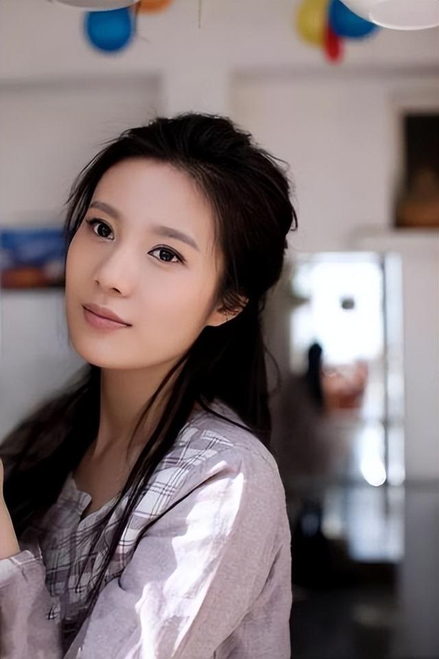 有人背景通天，有人硬刚资本？这几位女星根本不怕潜规则！