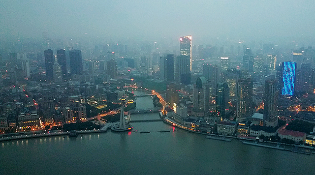 夜色璀璨上海滩