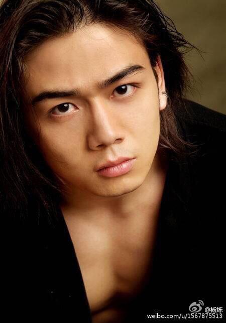 出道是小鲜肉，这6位现在都成了油腻大叔，颜值坍塌爹妈快认不出