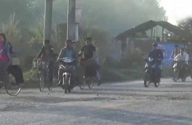 缅甸仰光当局严抓骑摩托车的人！民众：出个门都害怕