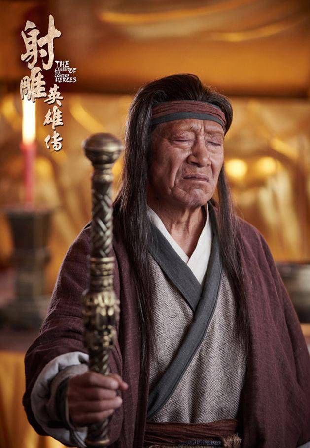 73岁老戏骨仍拍戏，二婚娶小37岁娇妻，全家福曝光儿子比老婆老