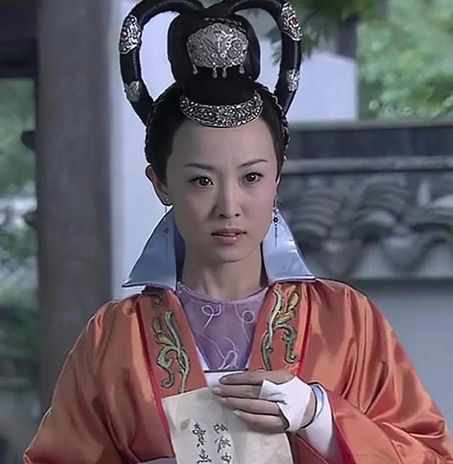 《神探狄仁杰》最美女主如燕，事业巅峰却退居幕后？有什么秘密？