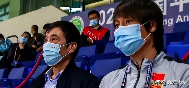 龙菲要和李铁离婚，究竟是夫妻感情不和，还是为转移资产做准备？