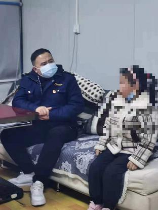 爸爸生病住院，贵阳7岁小女孩主动送饭！结果却迷路了……