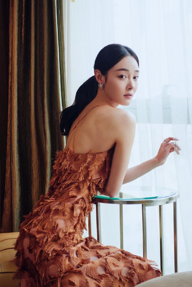 被金庸先生盛赞像香香公主,在《风声》出演何剪烛,她有多美?