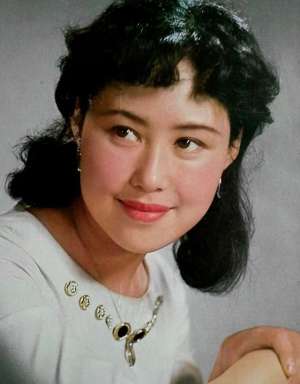 斯琴高娃近况(74岁斯琴高娃近况：瑞士老公已去世，她垂垂老矣，与儿子冰释前嫌)