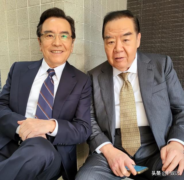 张国强开心约上息影的周骢喝早茶 遇上郑则仕3位老戏骨开心合影