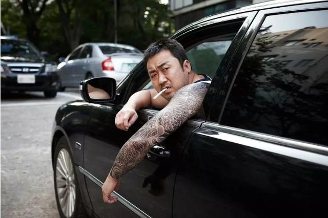 《冠军》电影，马东锡狂练肱二头肌，掰手腕冠军终于找到家庭归属