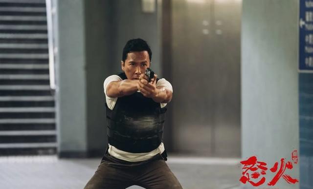 甄子丹和谢霆锋的双雄对峙,7.7分的《怒火·重案》充满港片味道