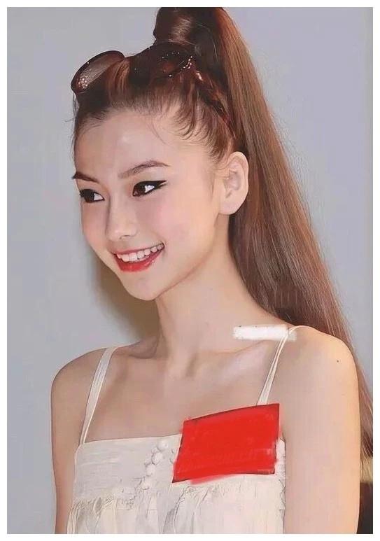 Angelababy嫩模出道时照片曝光，有没有整容一目了然