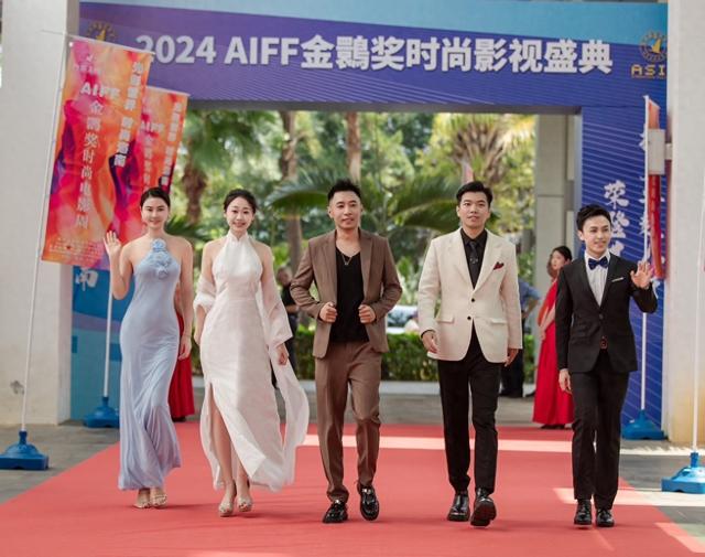 《我是人民警察》制片人沈佳凝获最佳制片人奖，获奖感言感动全场