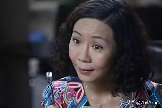 她是“中国最丑女演员”,凭什么嫁入豪门,成为阔太?