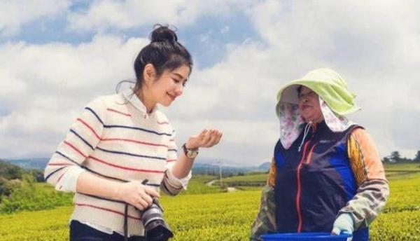 娱圈最痴情女子，为丈夫守寡12年，千万片酬邀请复出被推