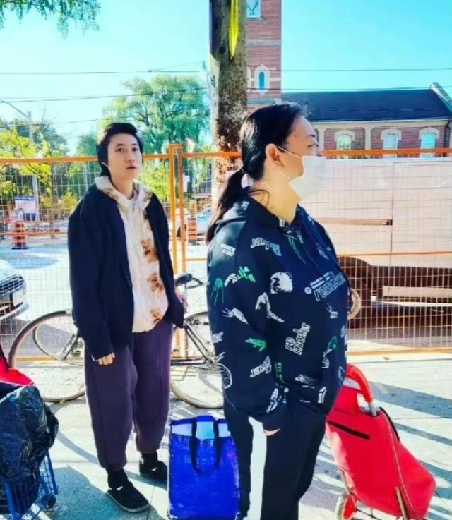 成龙的一双儿女：一个自甘堕落一个放飞自我，终是年少风流惹的祸