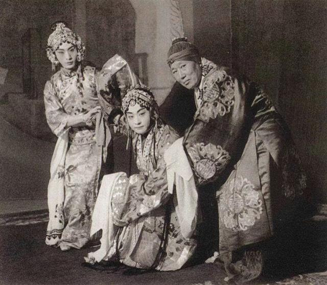 荀慧生：被父亲卖两次，又遭师傅“压榨”，言“绝不与汉奸为伍”