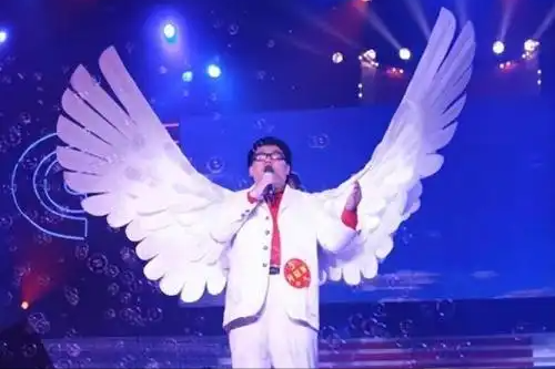 星光大道多个冠军现状：有人大红大紫，有人负债当搬运工