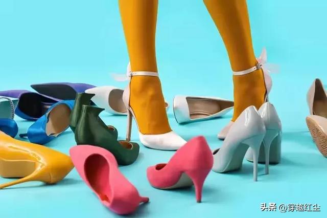 空姐上班告别高跟鞋，高跟鞋被打工人抛弃了？