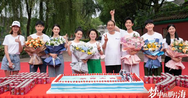 从称呼“沁沁”到保持距离，大概就是肖战成为顶流后的偶像自觉吧