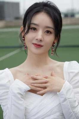 女明星潜规则(有人背景通天，有人硬刚资本？这几位女星根本不怕潜规则)