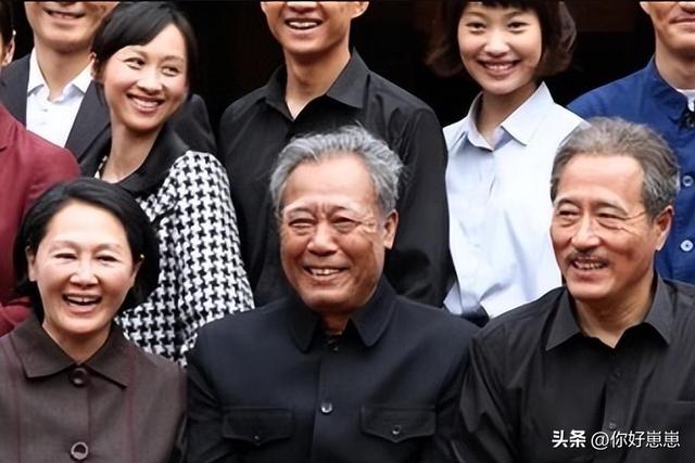 他是最干净的男演员，结婚46年零绯闻，为妻子息影12年，61岁走红