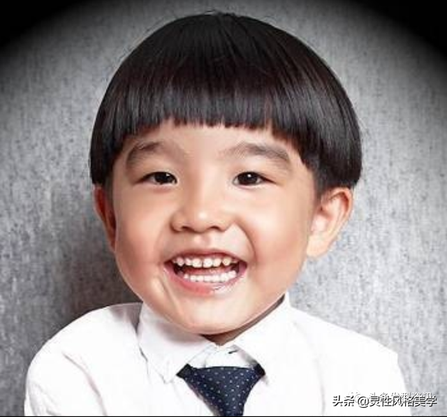 六一快到了，精选小男孩发型20多款送给你，越看越帅气