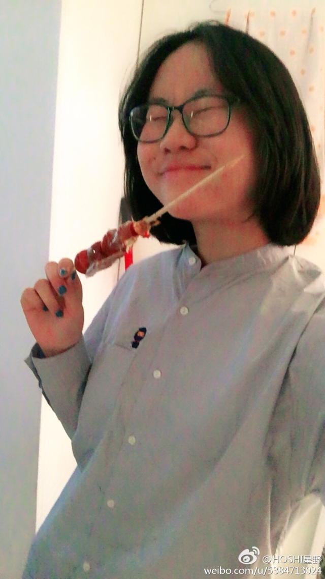 窦唯的小女儿才14岁啊，身高都超过1米7了