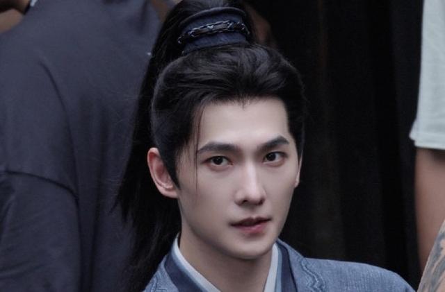杨洋高马尾造型引爆网络，雨霖铃幕后故事曝光，网友：期待值拉满