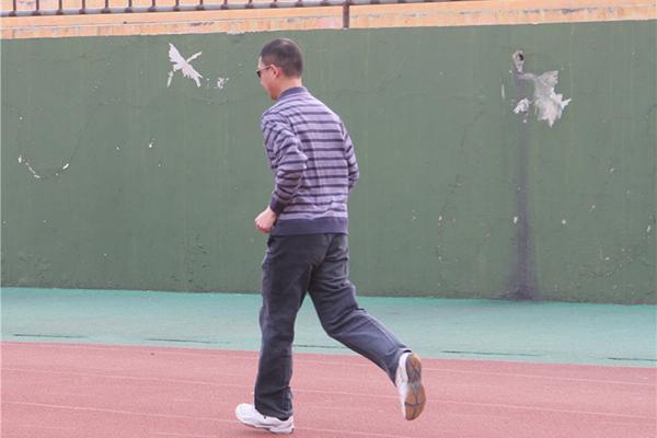 俗语：“人过50天过午”，什么意思？50岁后面对人生，如何调整？