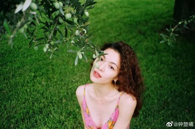 从青春少女变身性感女神，程潇改变了这几点