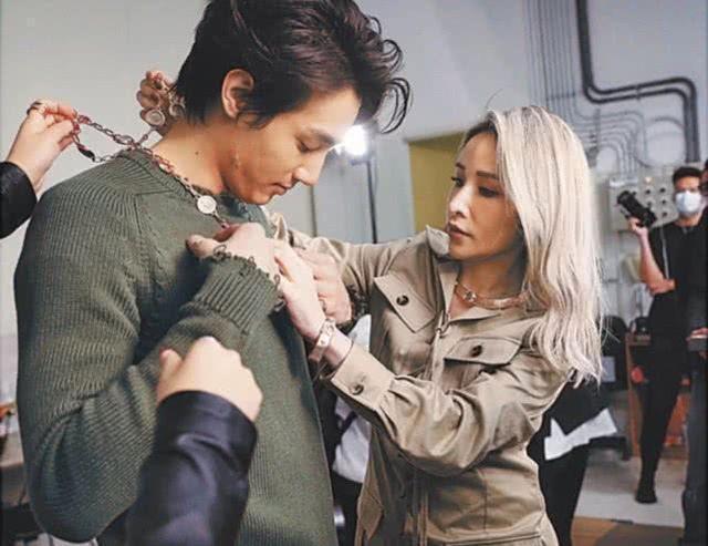 萧亚轩回应柯震东曾想娶自己：年轻人玩得很大！姐姐真是高情商