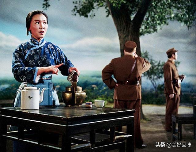 八个样板戏，轰动一时现代戏曲的巅峰作品，官方认定影响久远