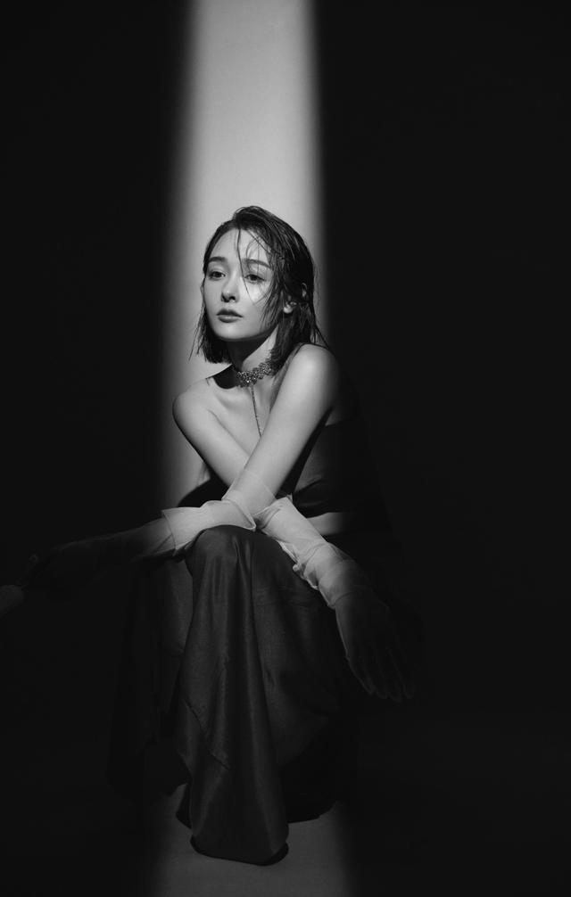 被金庸先生盛赞像香香公主,在《风声》出演何剪烛,她有多美?