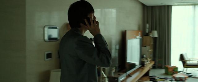 人质被绑匪百般虐待，就连喝水都被反绑双手！韩国最新犯罪电影