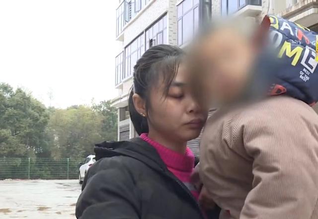 嫌儿媳好吃懒做，婆家有钱也不给孙子看病，儿子夹在中间无计可施